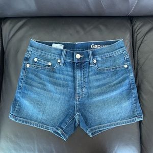 Gap 1969 Slim Shorts size 24
